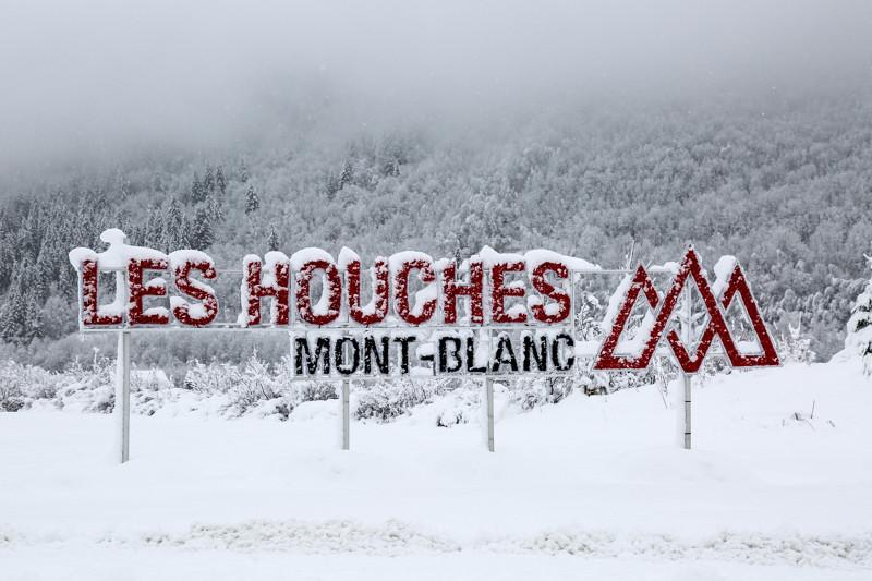 Les Houches Mont Blanc sig in French Alps
